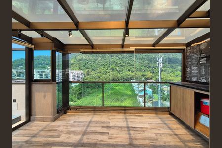 Apartamento à venda com 143m², 3 quartos e 2 vagas Apartamento à venda com 143m², 3 quartos e 2 vagasTerraço