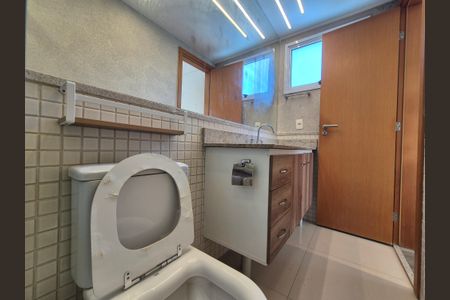 Apartamento à venda com 143m², 3 quartos e 2 vagas Apartamento à venda com 143m², 3 quartos e 2 vagasBanheiro 2