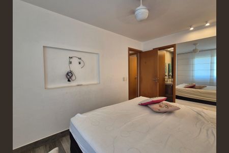 Apartamento à venda com 143m², 3 quartos e 2 vagas Apartamento à venda com 143m², 3 quartos e 2 vagasSuíte