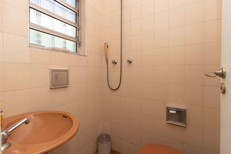 Casa para alugar com 270m², 4 quartos e 3 vagas Casa para alugar com 270m², 4 quartos e 3 vagasBanheiro de serviço