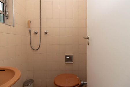 Casa para alugar com 270m², 4 quartos e 3 vagas Casa para alugar com 270m², 4 quartos e 3 vagasBanheiro de serviço