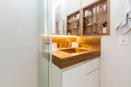 Apartamento à venda com 73m², 2 quartos e 2 vagas Apartamento à venda com 73m², 2 quartos e 2 vagasBanheiro da Suíte