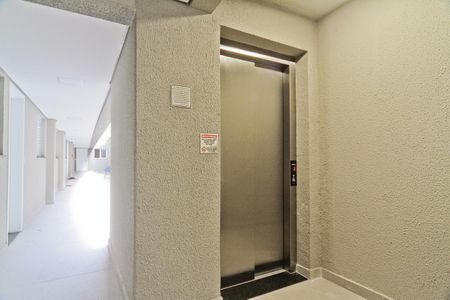 Apartamento à venda com 38m², 2 quartos e sem vagaÁrea comum