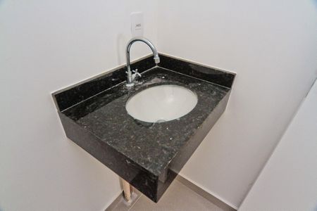 Apartamento à venda com 38m², 2 quartos e sem vaga Apartamento à venda com 38m², 2 quartos e sem vagaBanheiro