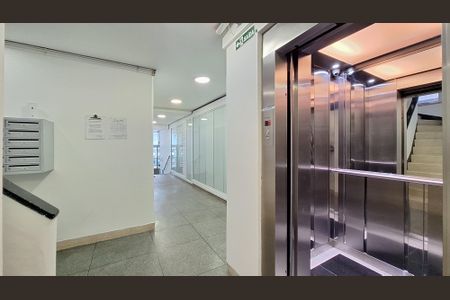 Apartamento à venda com 100m², 2 quartos e sem vagaÁrea comum