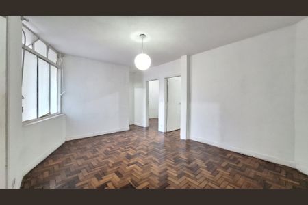 Apartamento à venda com 100m², 2 quartos e sem vagaSala
