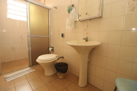 Casa à venda com 235m², 4 quartos e 5 vagasBanheiro 3