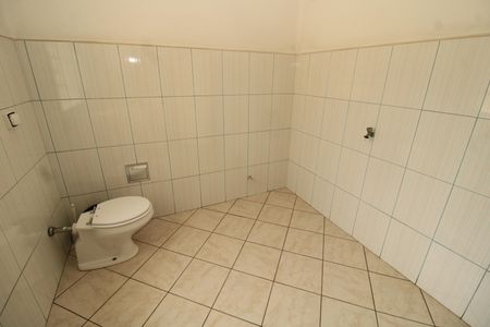Casa à venda com 235m², 4 quartos e 5 vagasBanheiro 1