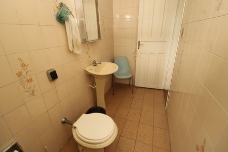Casa à venda com 235m², 4 quartos e 5 vagasBanheiro 3