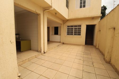 Casa à venda com 235m², 4 quartos e 5 vagasQuintal