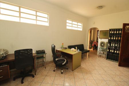 Casa à venda com 235m², 4 quartos e 5 vagasSala 1