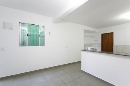 Casa para alugar com 50m², 1 quarto e sem vaga Casa para alugar com 50m², 1 quarto e sem vagaSala