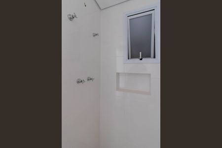 Banheiro de apartamento à venda com 1 quarto, 47m² em Picanço, Guarulhos