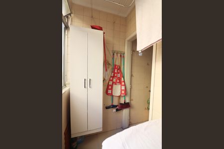 Apartamento à venda com 77m², 2 quartos e 1 vagaÁrea de Serviço