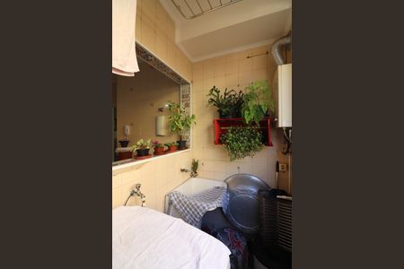 Apartamento à venda com 77m², 2 quartos e 1 vagaÁrea de Serviço