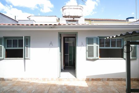 Casa à venda com 273m², 2 quartos e sem vagaQuintal e área de serviço