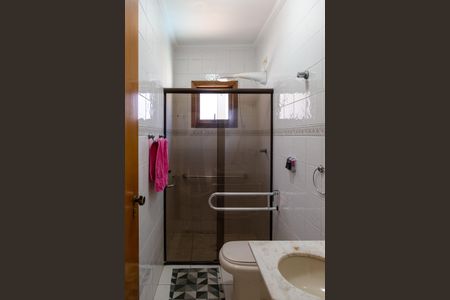 Casa de condomínio para alugar com 126m², 2 quartos e 3 vagasBanheiro social