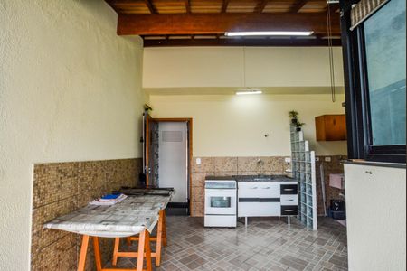 Apartamento à venda com 110m², 2 quartos e 1 vagaÁrea de Serviço