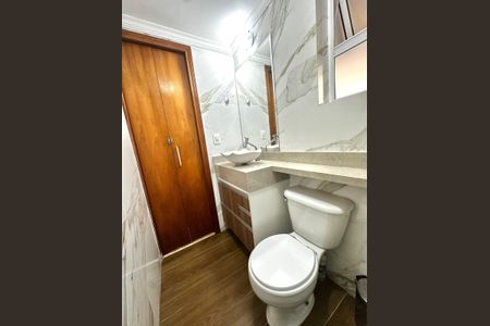 Apartamento à venda com 54m², 2 quartos e 1 vaga Apartamento à venda com 54m², 2 quartos e 1 vagaBanheiro