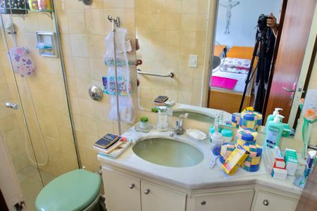 Casa à venda com 136m², 3 quartos e 1 vaga Casa à venda com 136m², 3 quartos e 1 vagaSuíte - Banheiro