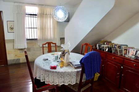 Casa à venda com 136m², 3 quartos e 1 vaga Casa à venda com 136m², 3 quartos e 1 vagaSala