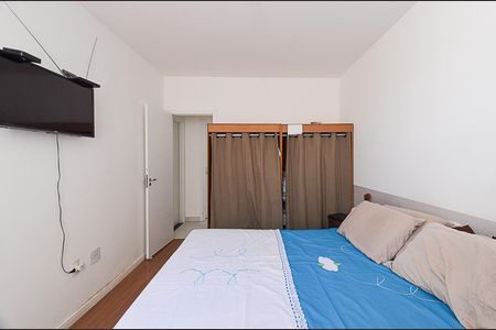 Apartamento à venda com 138m², 3 quartos e 2 vagas Apartamento à venda com 138m², 3 quartos e 2 vagasSuíte