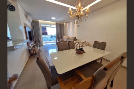 Casa à venda com 97m², 2 quartos e 2 vagasSala de jantar