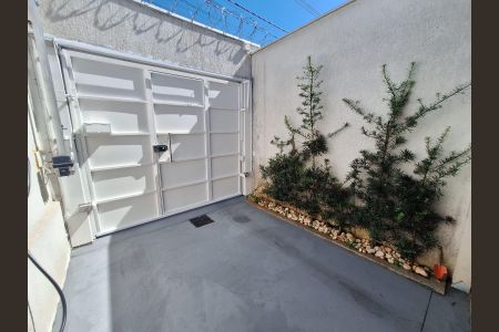 Casa à venda com 97m², 2 quartos e 2 vagasGaragem