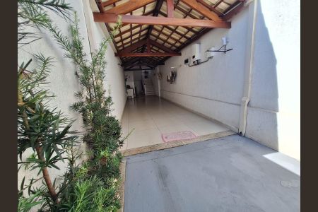 Casa à venda com 97m², 2 quartos e 2 vagasÁrea externa