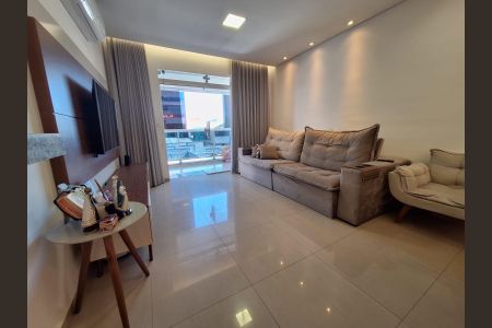 Casa à venda com 97m², 2 quartos e 2 vagasSala