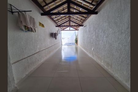 Casa à venda com 97m², 2 quartos e 2 vagasÁrea externa