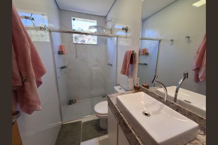 Casa à venda com 97m², 2 quartos e 2 vagasBanheiro