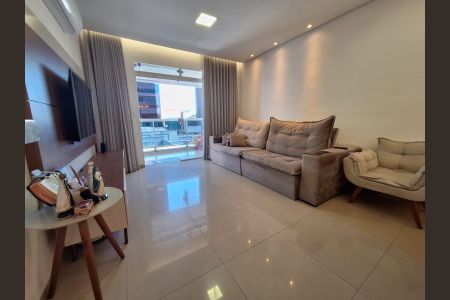 Casa à venda com 97m², 2 quartos e 2 vagasSala