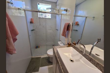 Casa à venda com 97m², 2 quartos e 2 vagasBanheiro