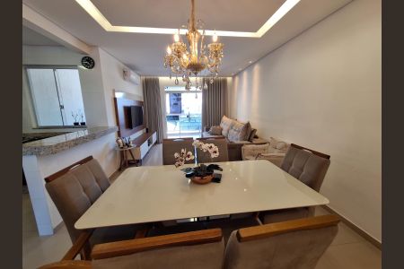 Casa à venda com 97m², 2 quartos e 2 vagasSala de jantar