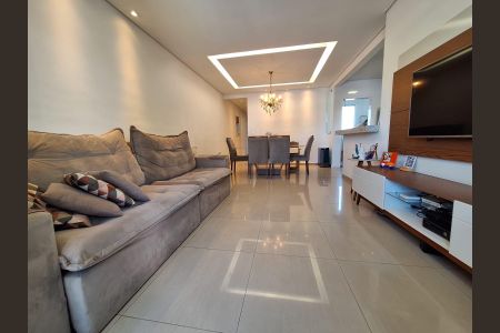 Casa à venda com 97m², 2 quartos e 2 vagasSala