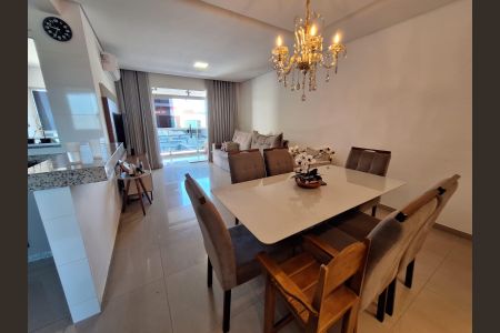 Casa à venda com 97m², 2 quartos e 2 vagasSala de jantar