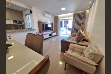 Casa à venda com 97m², 2 quartos e 2 vagasSala de jantar