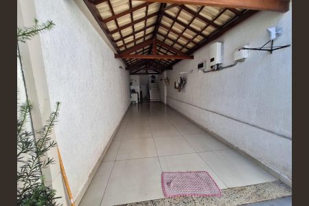 Casa à venda com 97m², 2 quartos e 2 vagasÁrea externa