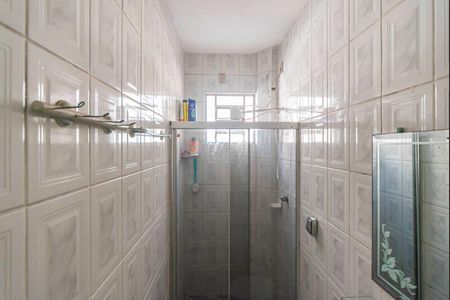 Banheiro de casa à venda com 2 quartos, 69m² em Vila Junqueira, Santo André