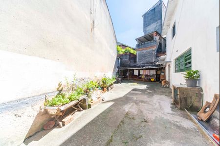 Casa à venda com 69m², 2 quartos e 1 vagaQuintal 