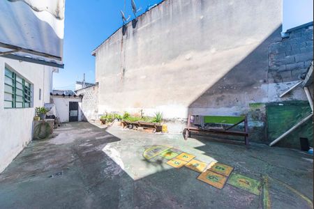 Casa à venda com 69m², 2 quartos e 1 vagaQuintal 