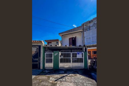 Casa à venda com 69m², 2 quartos e 1 vagaFachada