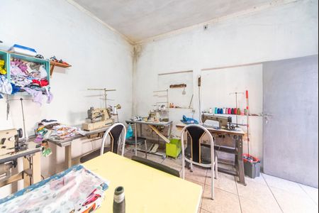 Casa à venda com 69m², 2 quartos e 1 vagaQuarto de Serviço