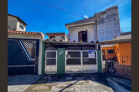 Casa à venda com 69m², 2 quartos e 1 vagaFachada