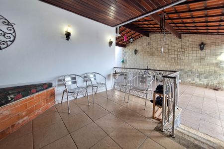 Casa para alugar com 450m², 3 quartos e 3 vagas Casa para alugar com 450m², 3 quartos e 3 vagasQuintal