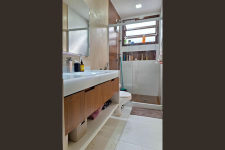 Casa para alugar com 450m², 3 quartos e 3 vagas Casa para alugar com 450m², 3 quartos e 3 vagasBanheiro Social