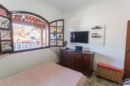 Casa à venda com 199m², 4 quartos e 3 vagasQuarto 2