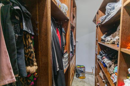 Casa à venda com 199m², 4 quartos e 3 vagasCloset da Suíte