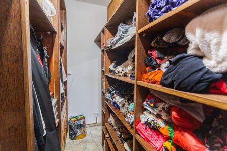Casa à venda com 199m², 4 quartos e 3 vagasCloset da Suíte
